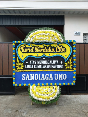 Papan Bunga Duka di Laut Tador